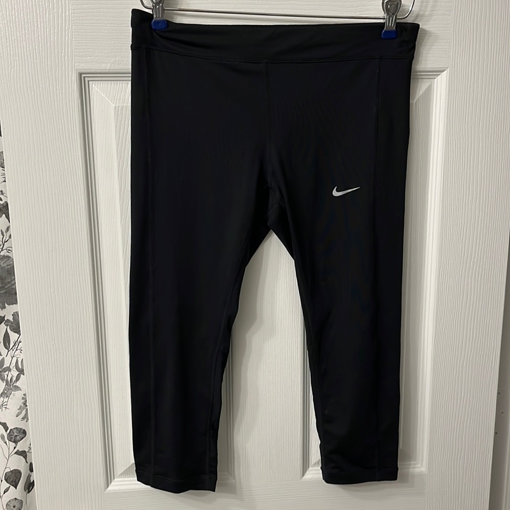 Nike dry fit capris